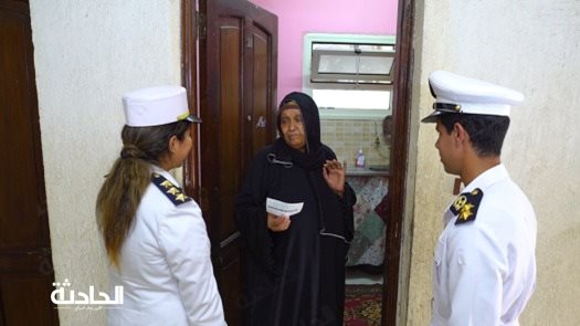 قوافل إنسانية لتوزيع الهدايا