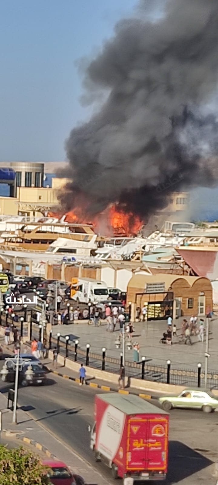 حريق ورش اللنشات السياحية بجوار ميناء الغردقة