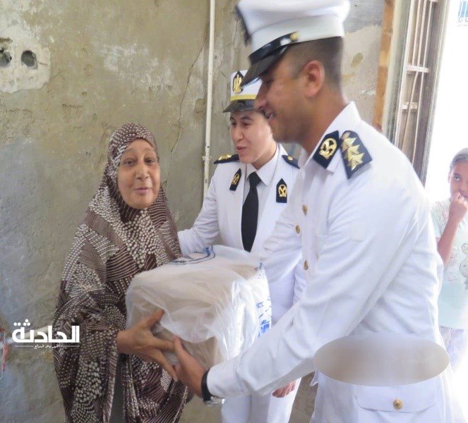 قوافل إنسانية وطبية على التجمعات وقرى السويس