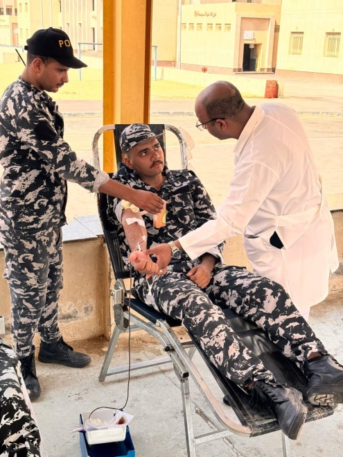 حملة للتبرع بالدم بمديرية أمن أسيوط