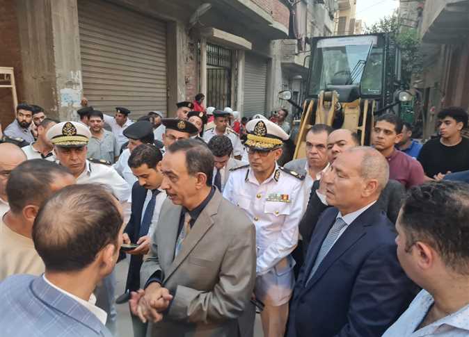 عقار شبرا مصر المنهار