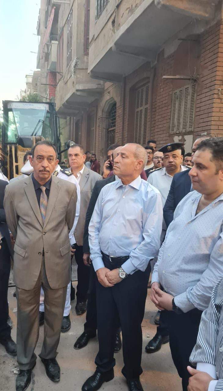 عقار شبرا مصر المنهار