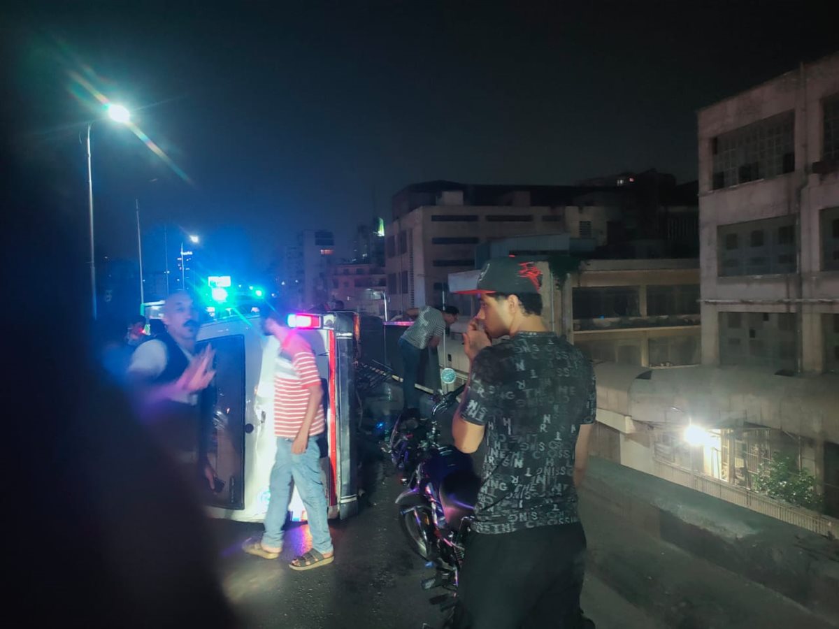 انقلاب اتوبيس أعلى كوبري فيصل