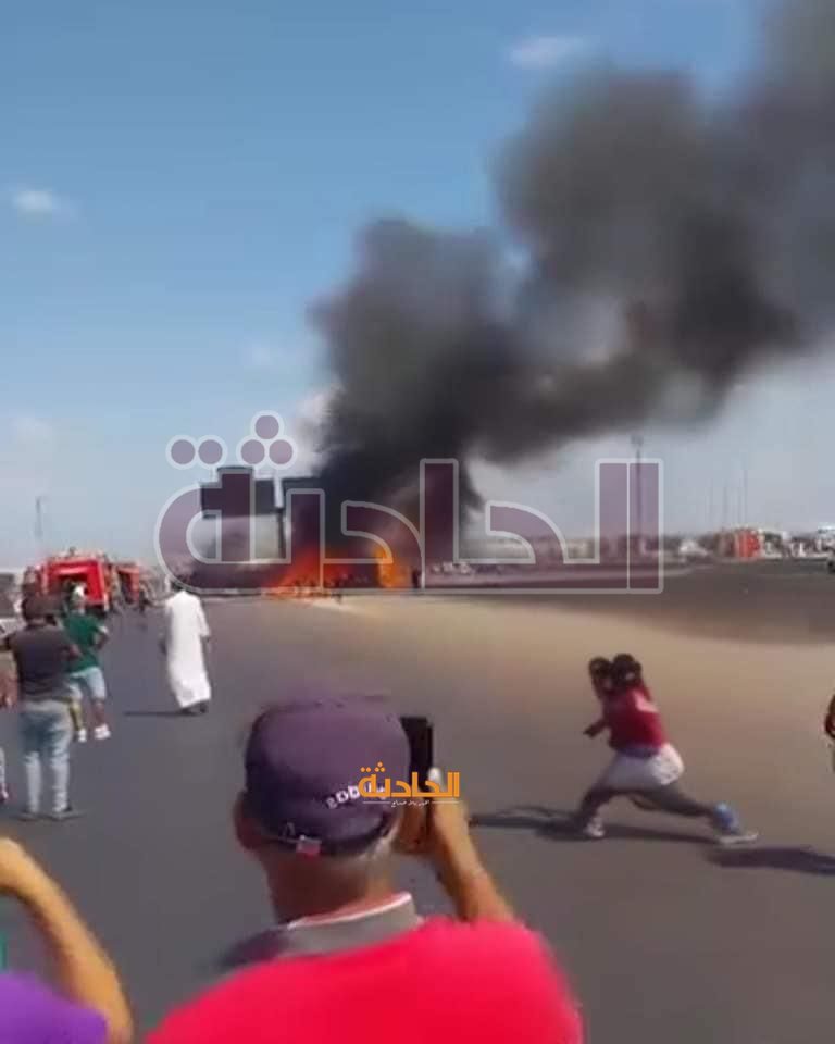 حريق هائل يلتهم سيارة محملة بمواد بترولية