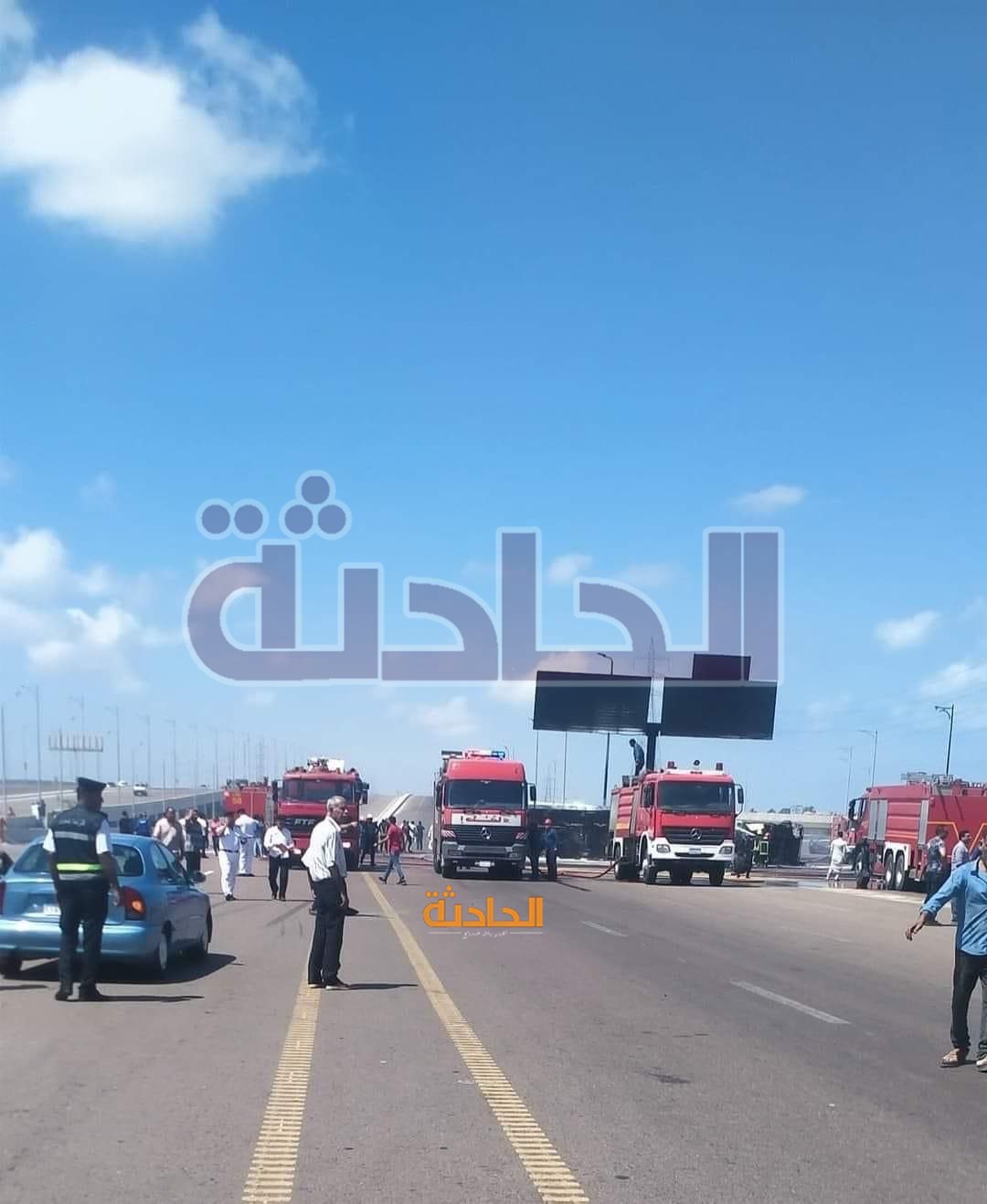حريق هائل يلتهم سيارة محملة بمواد بترولية