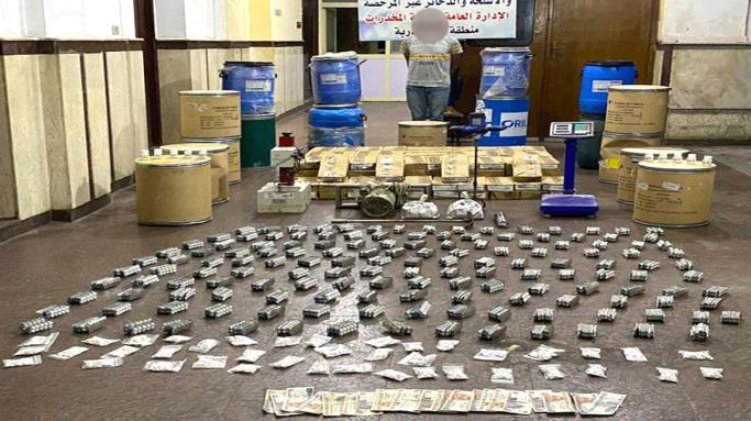 ضبط عنصر إجرامي يعيد تدوير العقاقير المخدرة بالإسكندرية