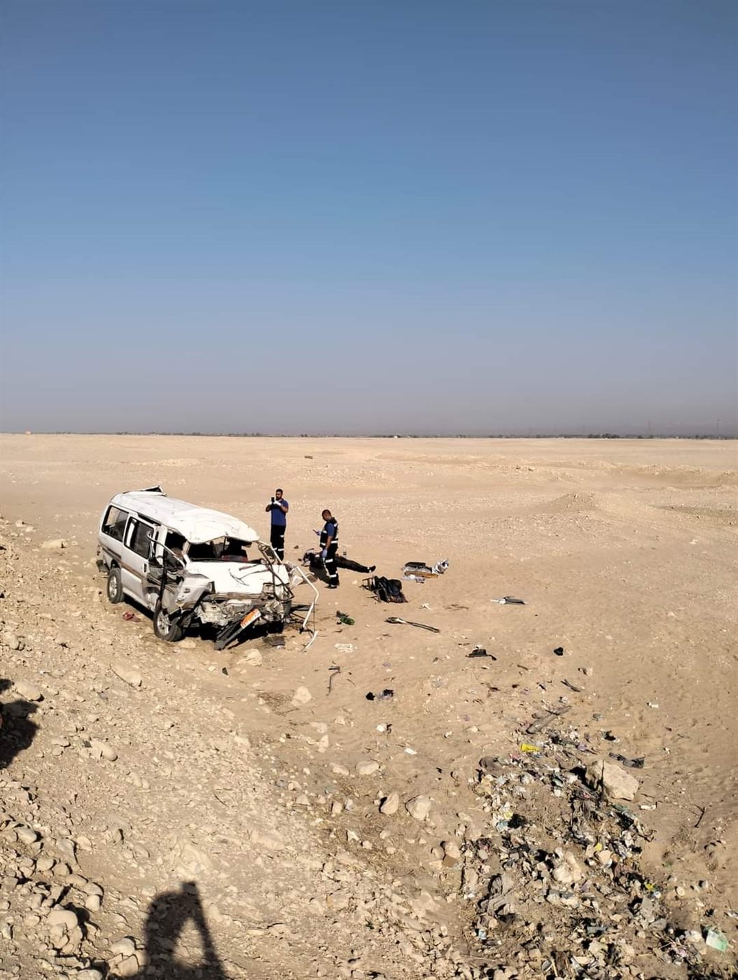 مصرع شخصين وإصابة 9 آخرين في انقلاب ميكروباص بالصحراوي الغربي بقنا