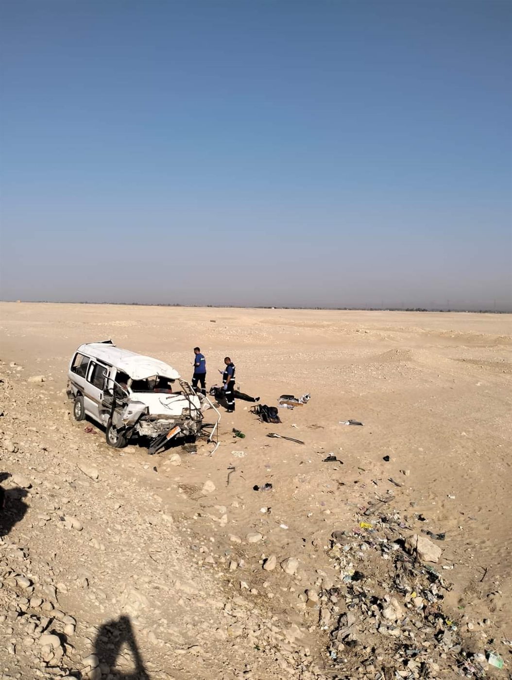 مصرع شخصين وإصابة 9 آخرين في انقلاب ميكروباص بالصحراوي الغربي بقنا