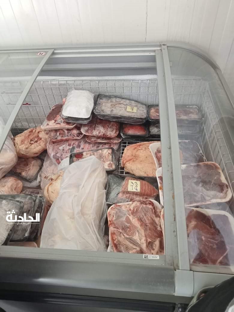 مقطعات ومصنعات لحوم ودواجن فاسدة غير صالحة