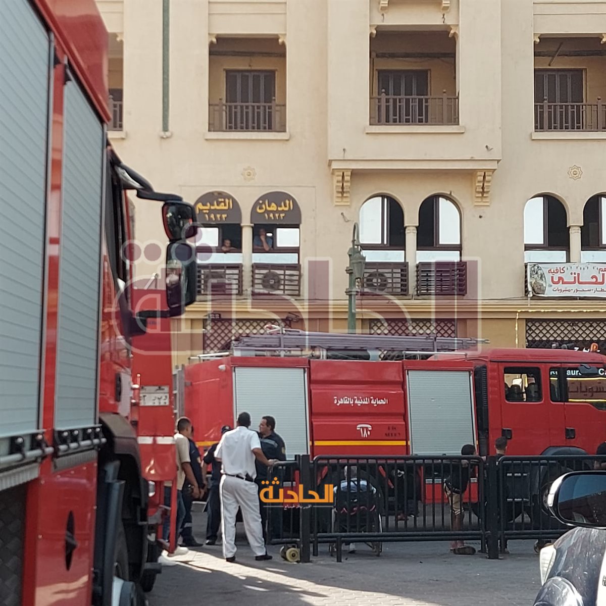 حريق بجوار مسجد الإمام الحسين