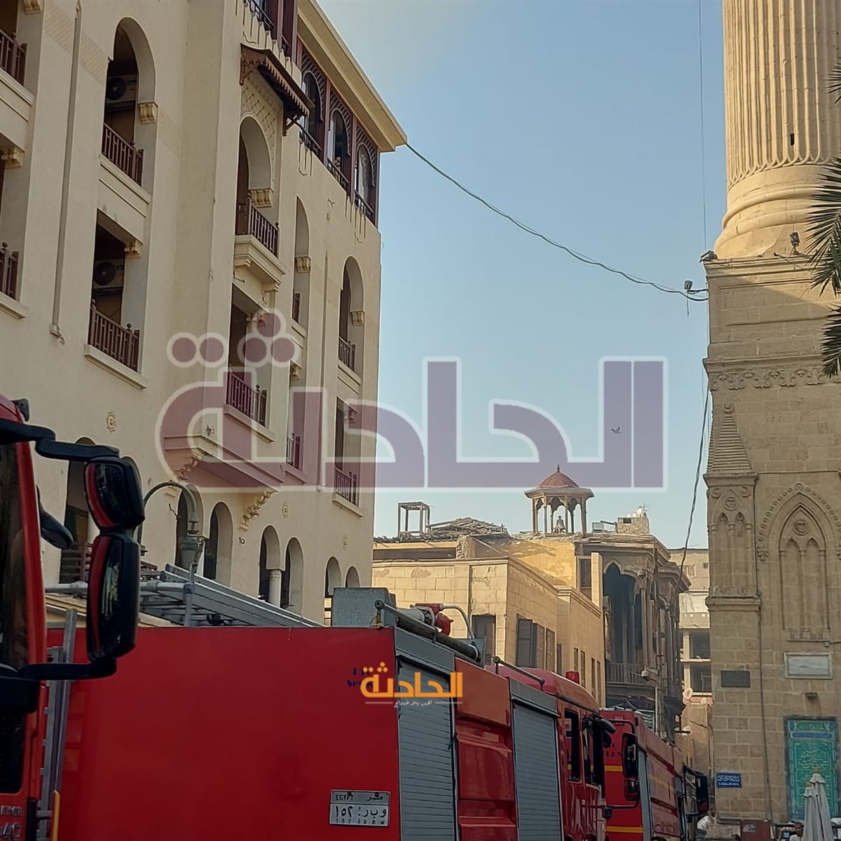 حريق بجوار مسجد الإمام الحسين