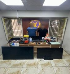 المتهمين بالمضبوطات