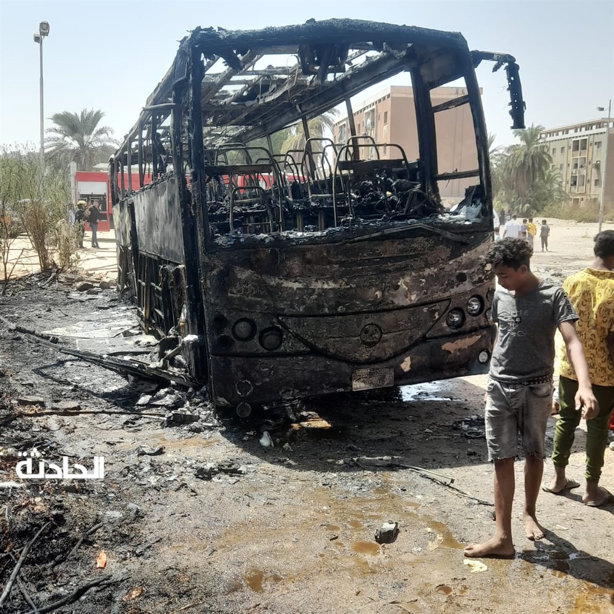 حريق يلتهم أتوبيس سياحى فى أسوان