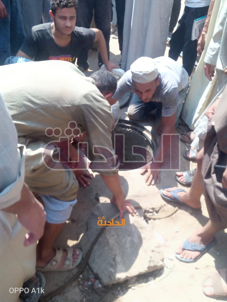 سقوط 3 عمال داخل بالوعة صرف صحى بالبدرشين