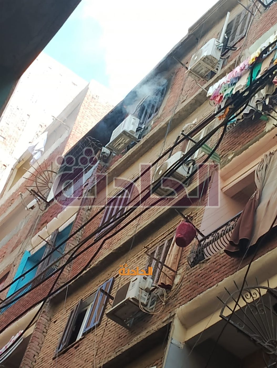 حريق في الطابق الأخير من عقار بالوراق
