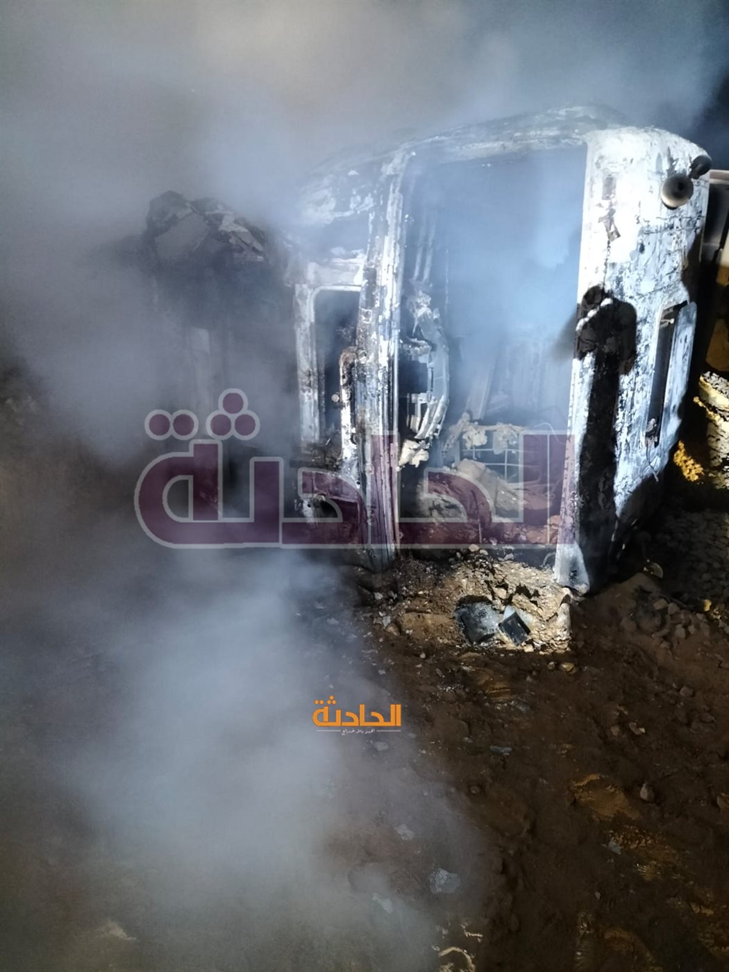 تفحم جثة بعد اشتعال النيران بسيارة نقل بطريق الضبعة�