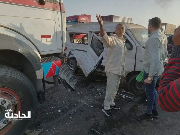 تصادم 4 سيارات أعلى الطريق الإقليمي