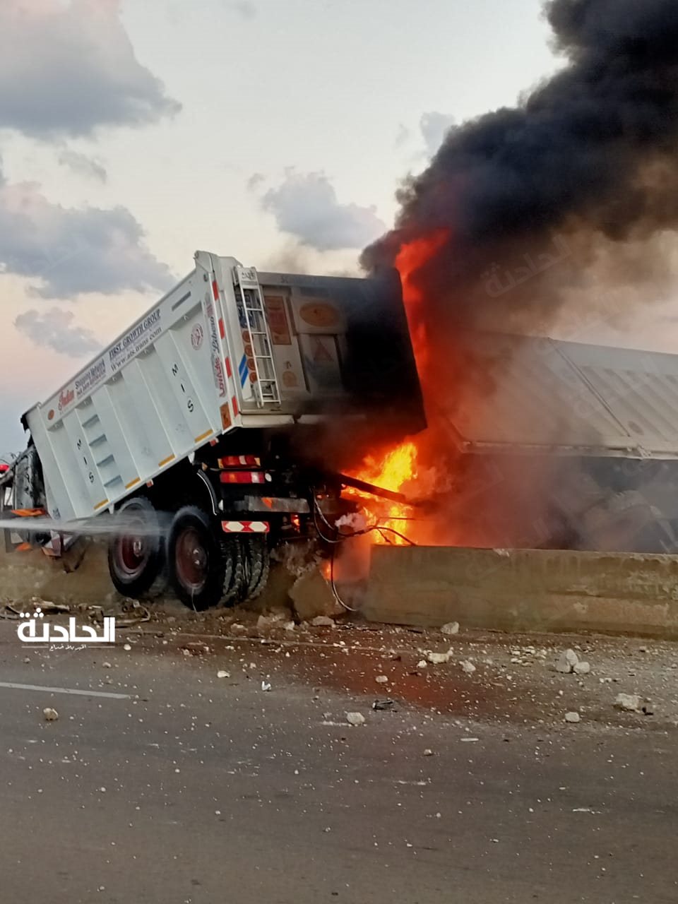 حريق سيارة نقل