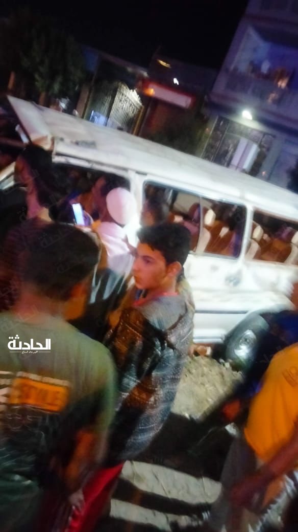 حادث انقلاب سيارة ميكروباص