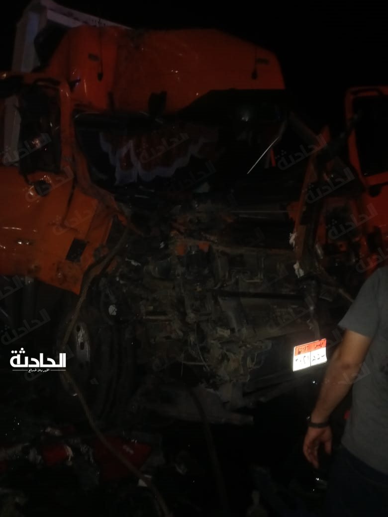 حادث تصادم 4 تريلات وأتوبيس بالطريق الصحراوي