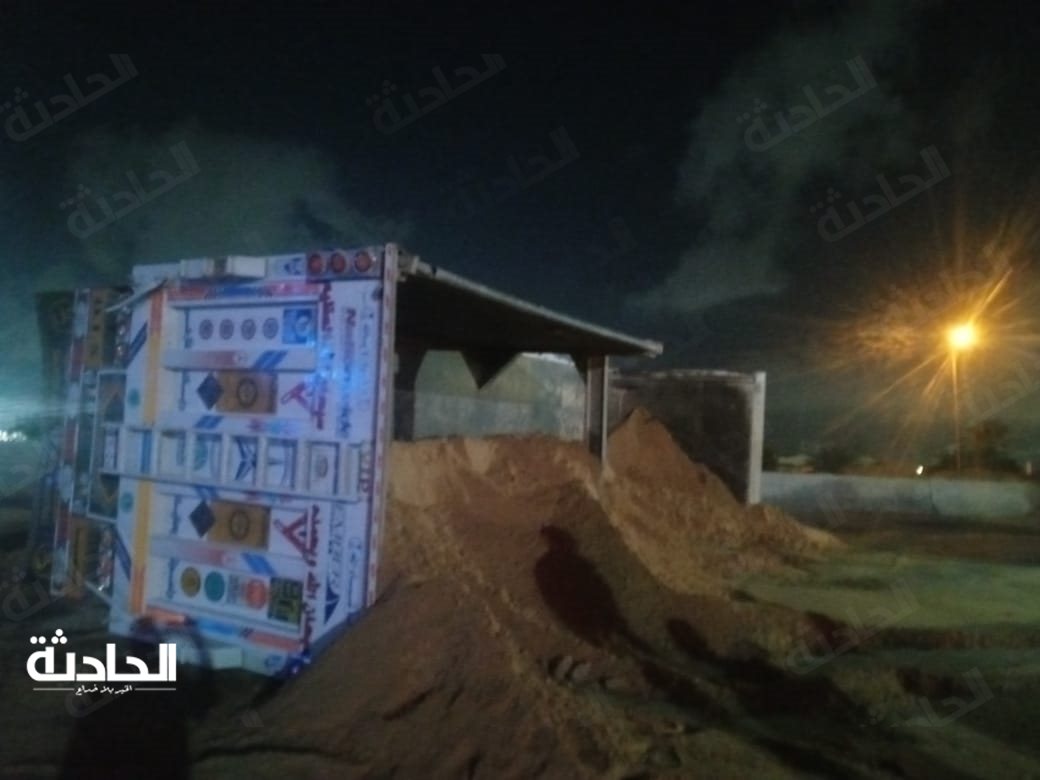 حادث تصادم 4 تريلات وأتوبيس بالطريق الصحراوي