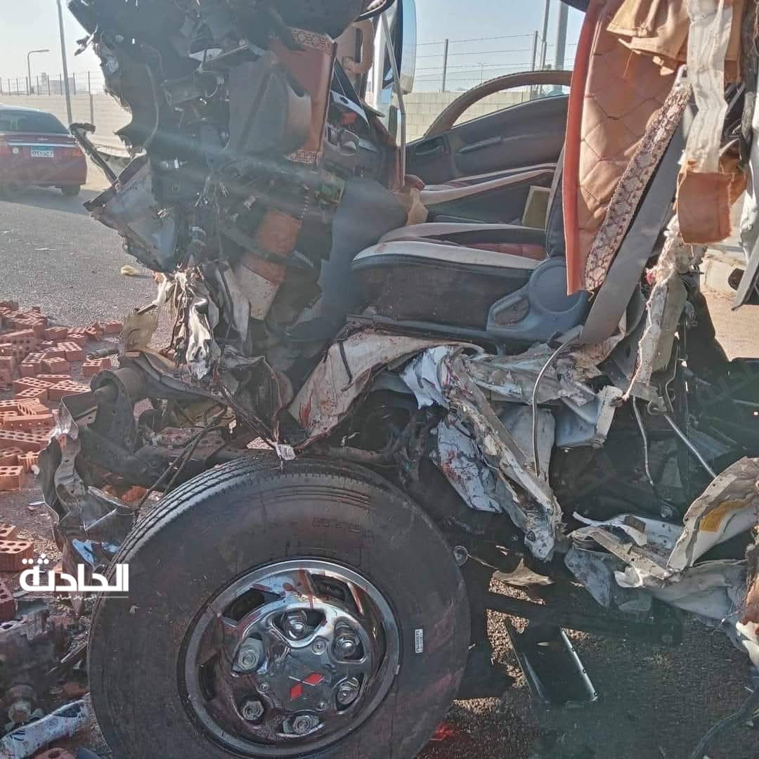 إصابة شخصين في حادث تصادم سيارتين بالمنوفية