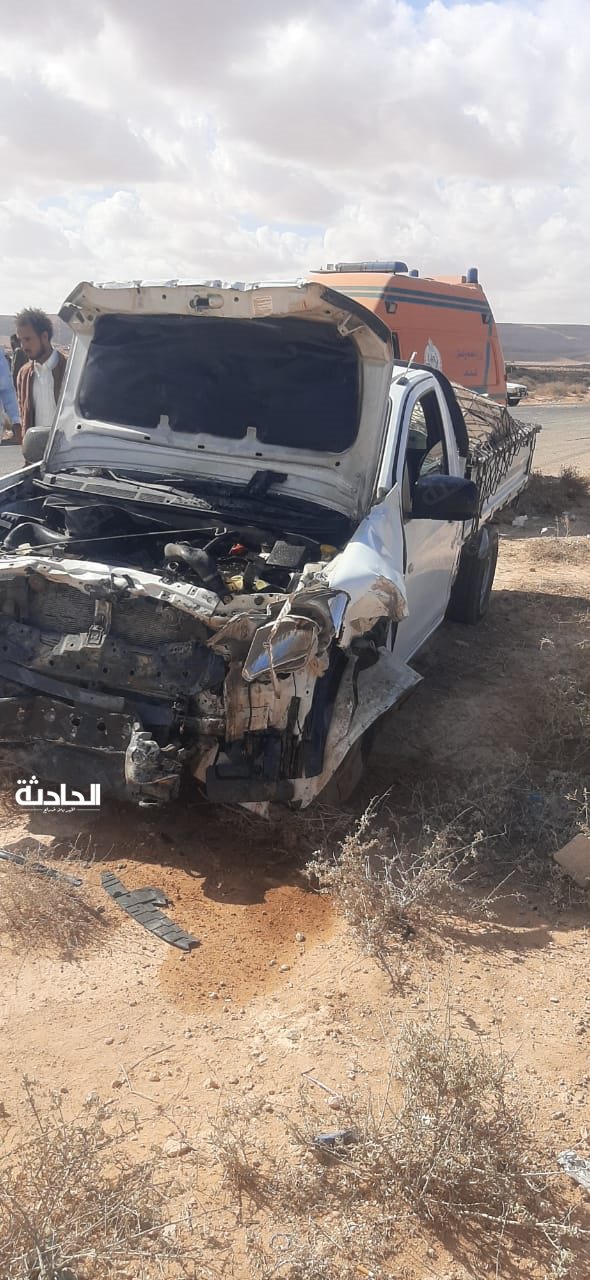 حادثي انقلاب سيارة ملاكي وتصادم أخرى