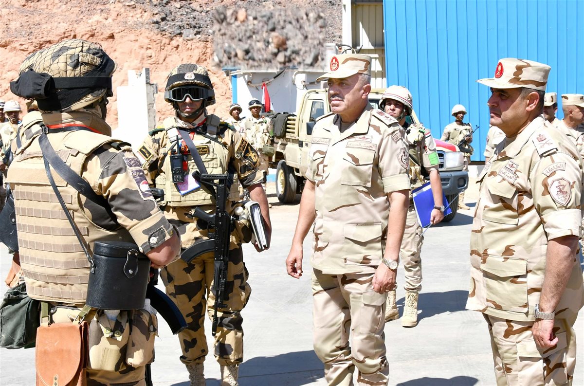 رئيس أركان حرب القوات المسلحة يتفقد إجراءات التأمين على الاتجاه الاستراتيجي الجنوبي