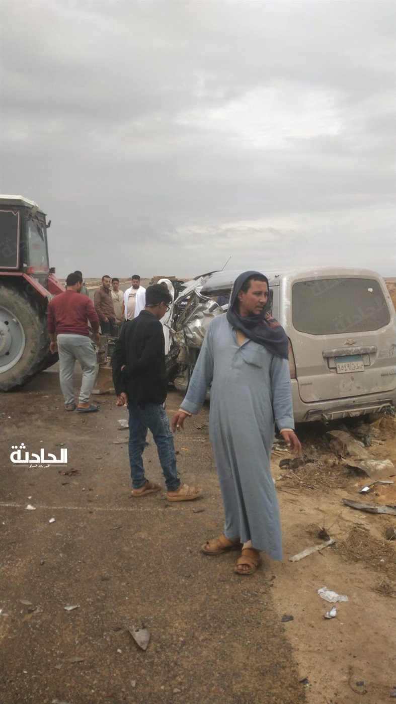 حادث تصادم ثمناية ونصف نقل بمطروح