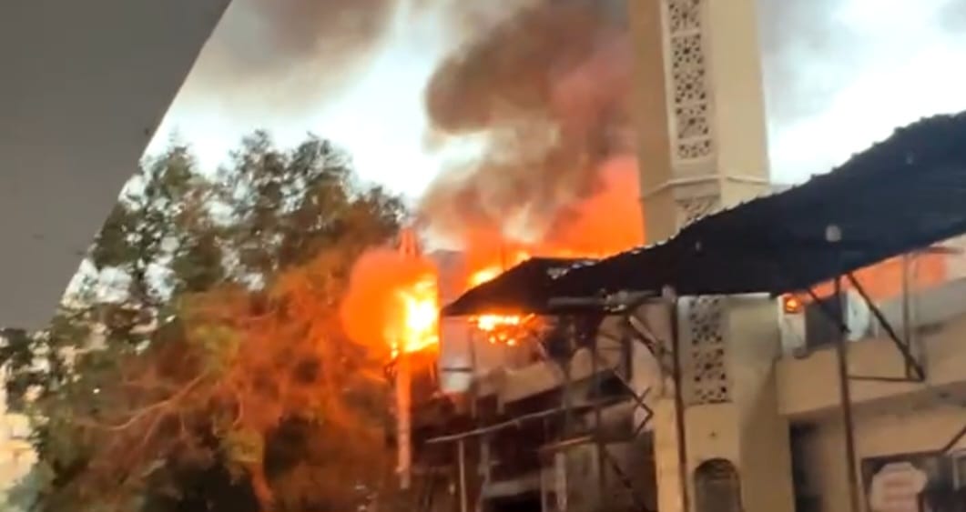 السيطرة على حريق محال ومسجد بحلقة السمك بالزيتون