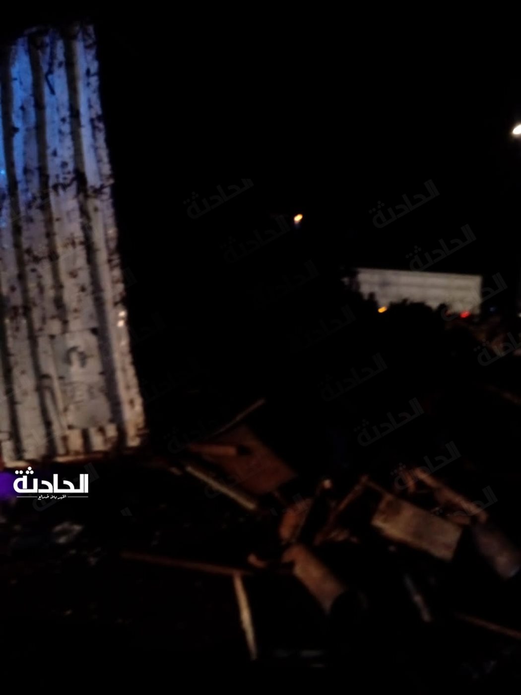 حادث تصادم أتوبيس وسيارة نقل