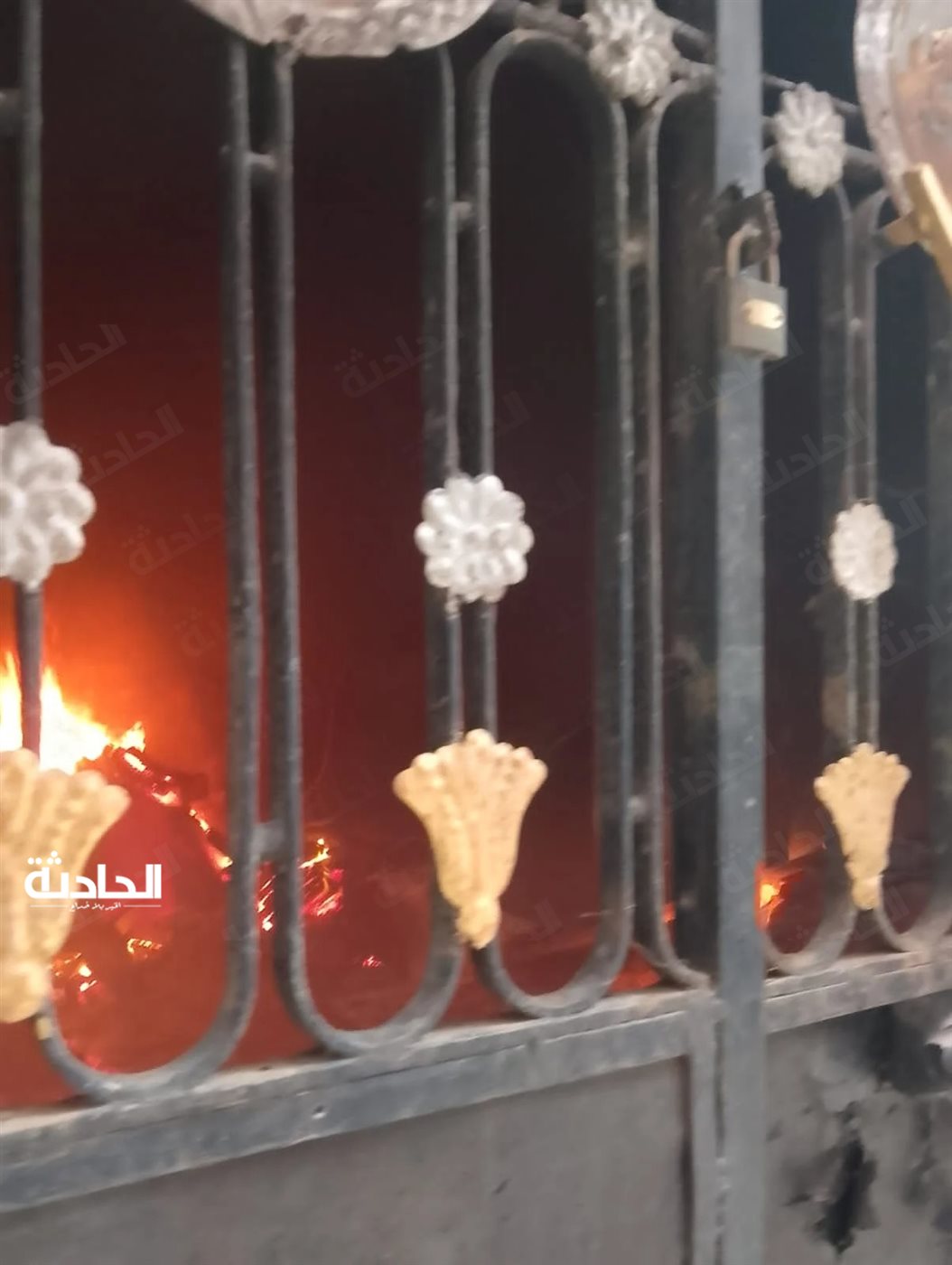 حريق يلتهم منزل مكون من 4 طوابق في أسيوط